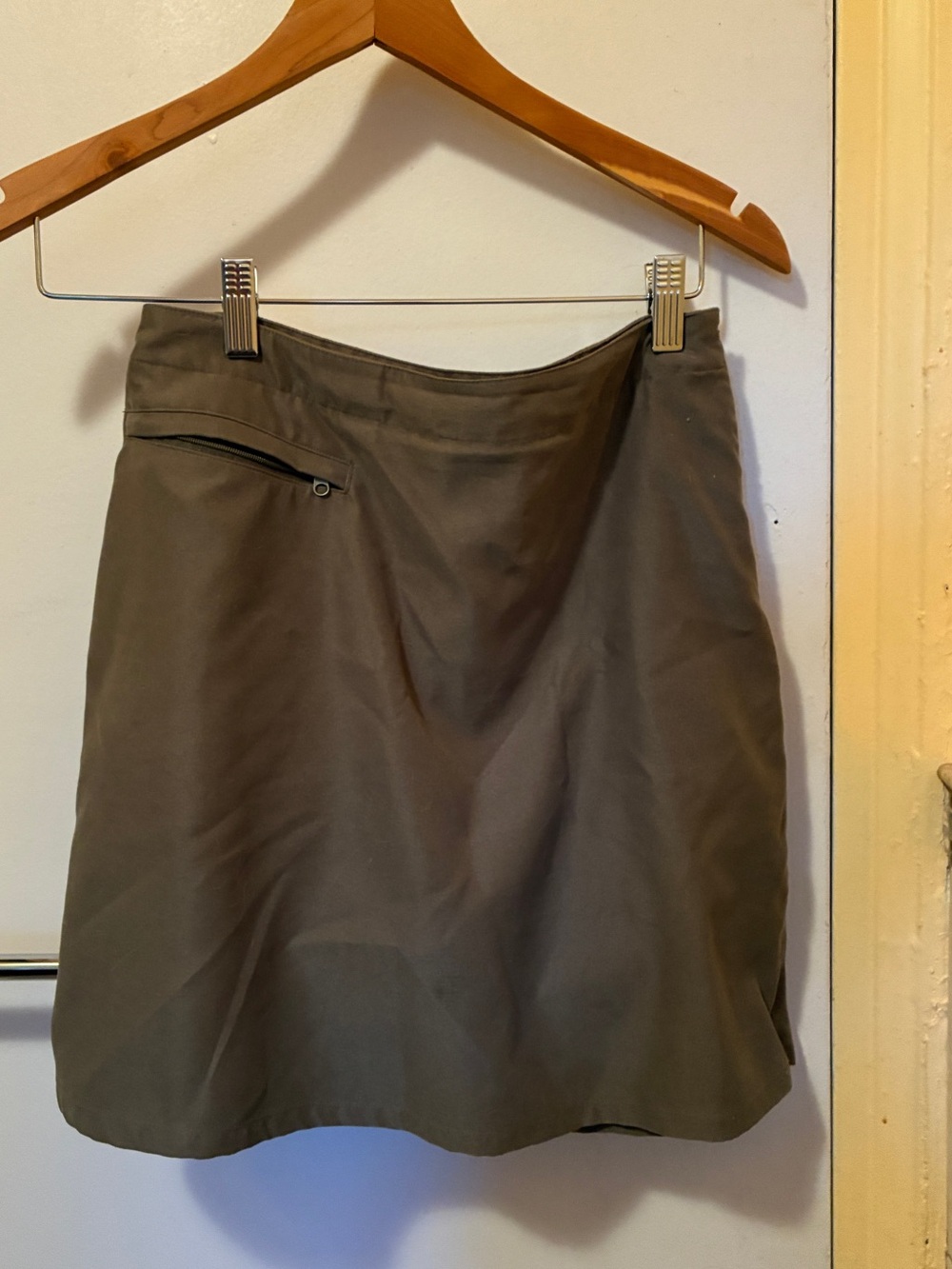 Patagonia Women's Olive Skorts - Picture 3 of 5